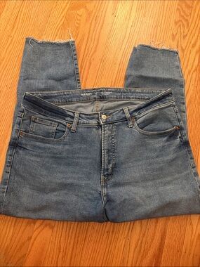 Size 16 Medium wash denim Straight-Leg jeans